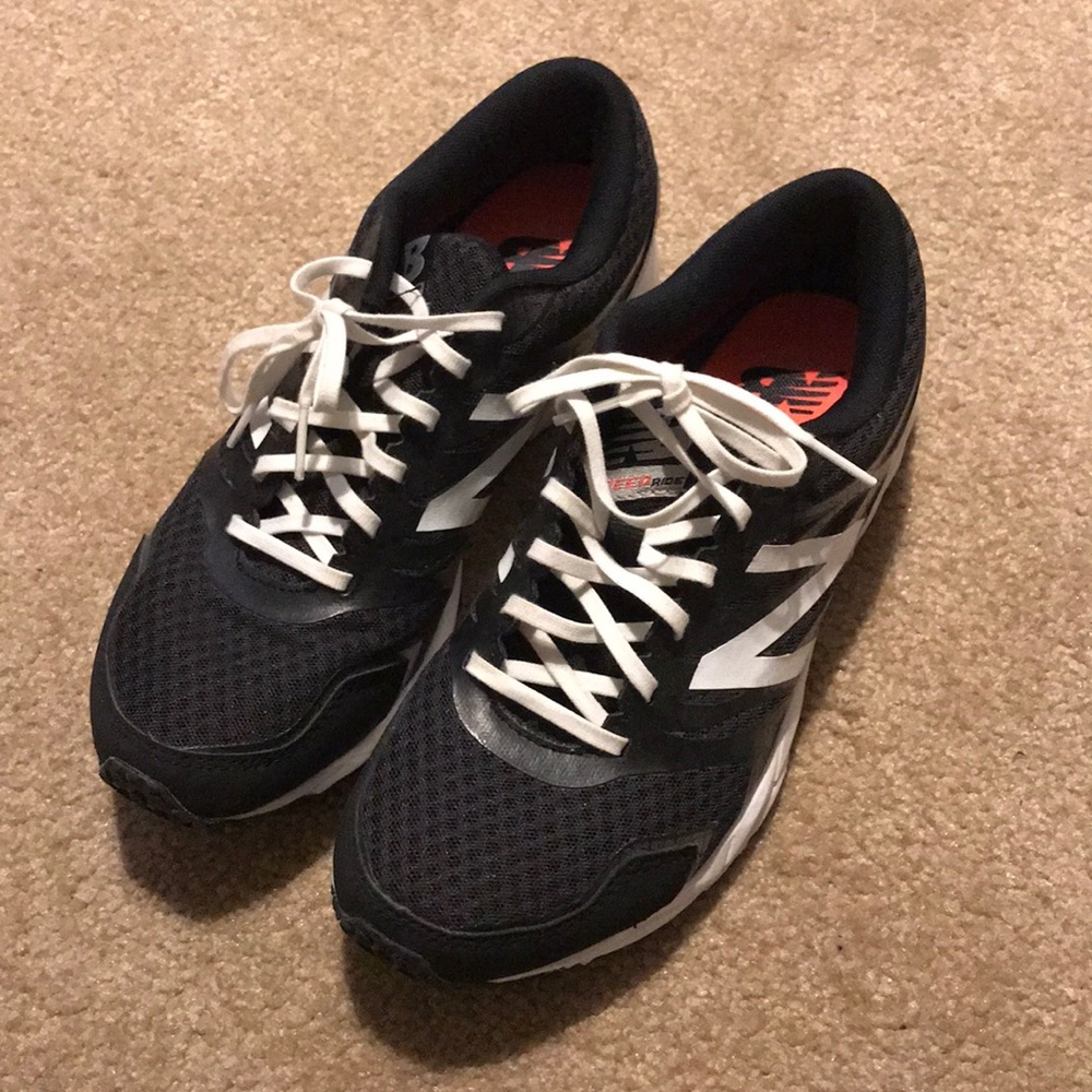 Women’s New Balance 590v5 sneakers